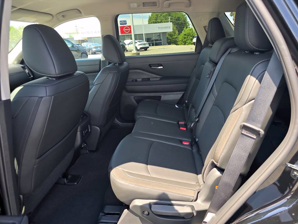 New 2026 Nissan Pathfinder SL w/ Cargo Package FWD image 9