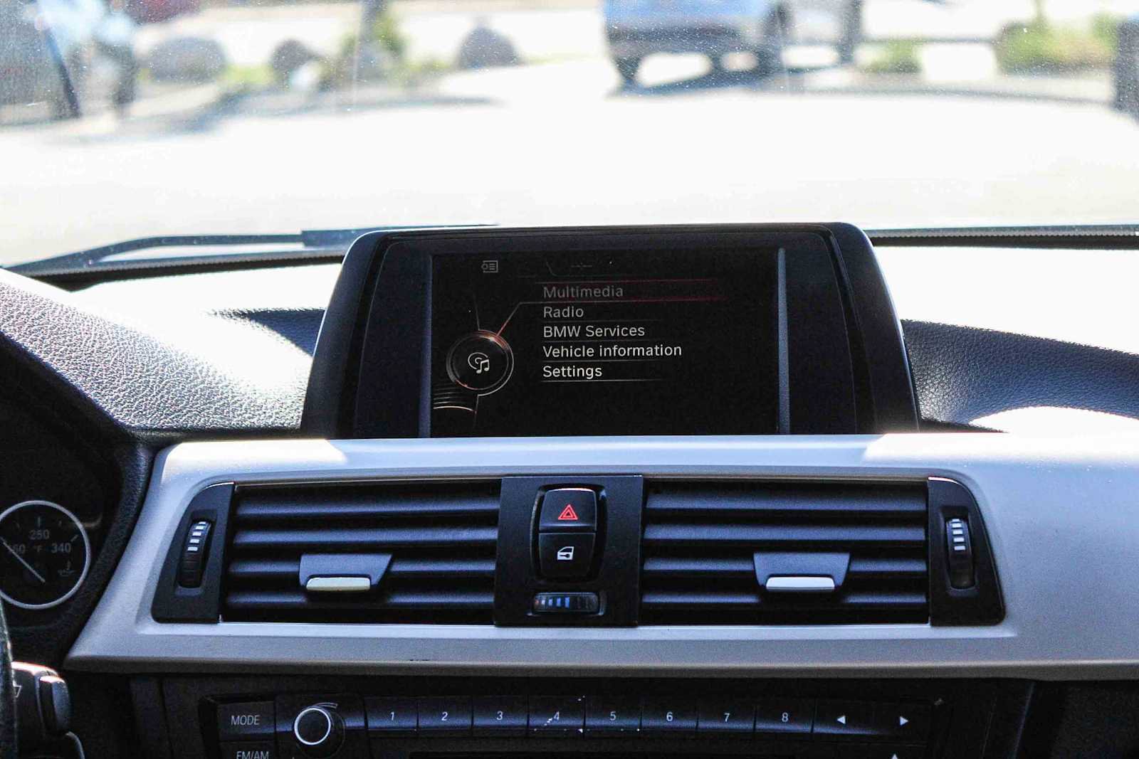 Used 2015 BMW 320i Sedan image 14