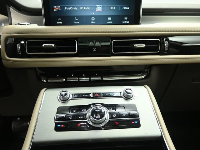 Used 2023 Lincoln Aviator AWD w/ Premium Package image 14