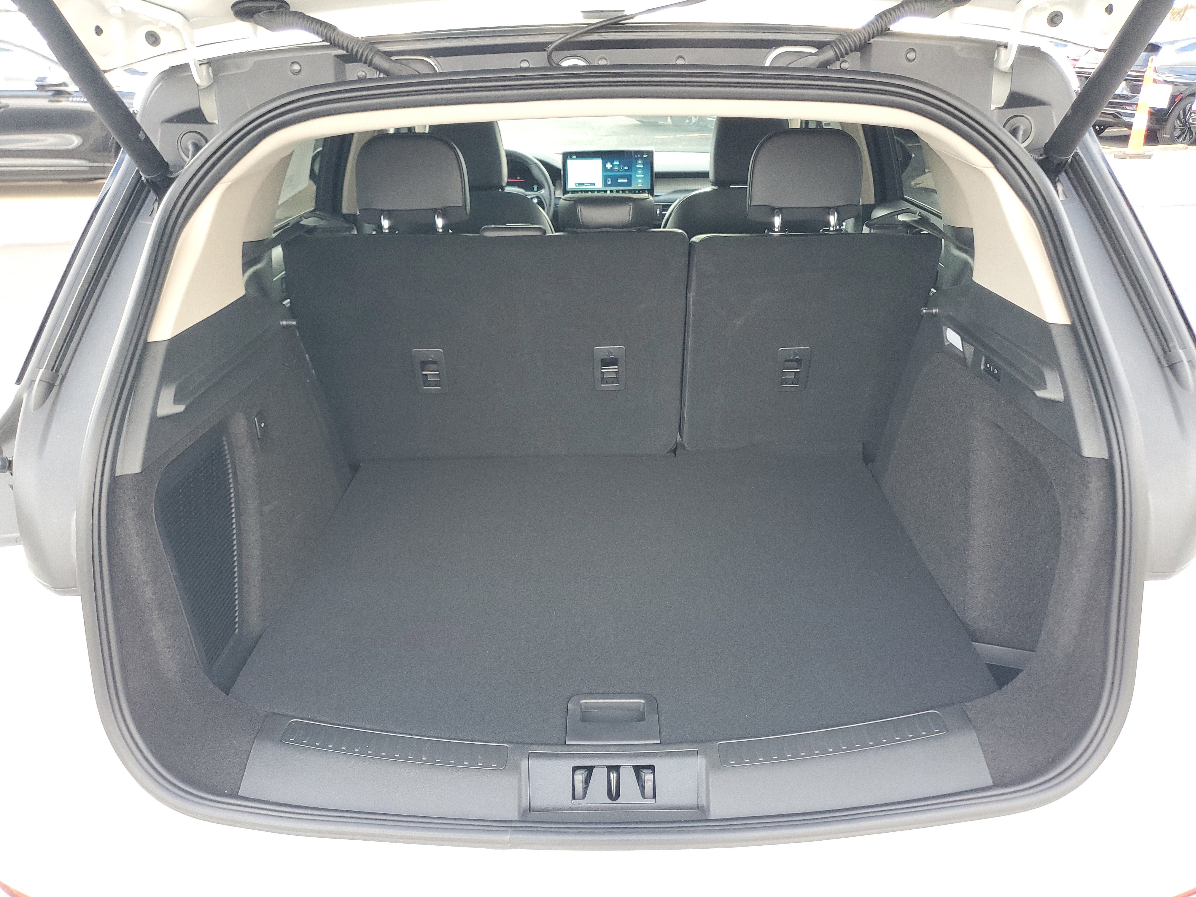 New 2026 Lincoln Corsair Premiere image 29