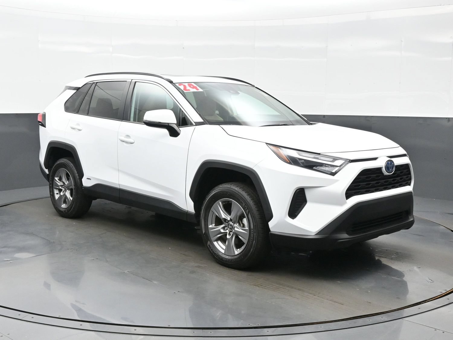 Used 2024 Toyota RAV4 XLE w/ Convenience Package AWD/4WD image 8