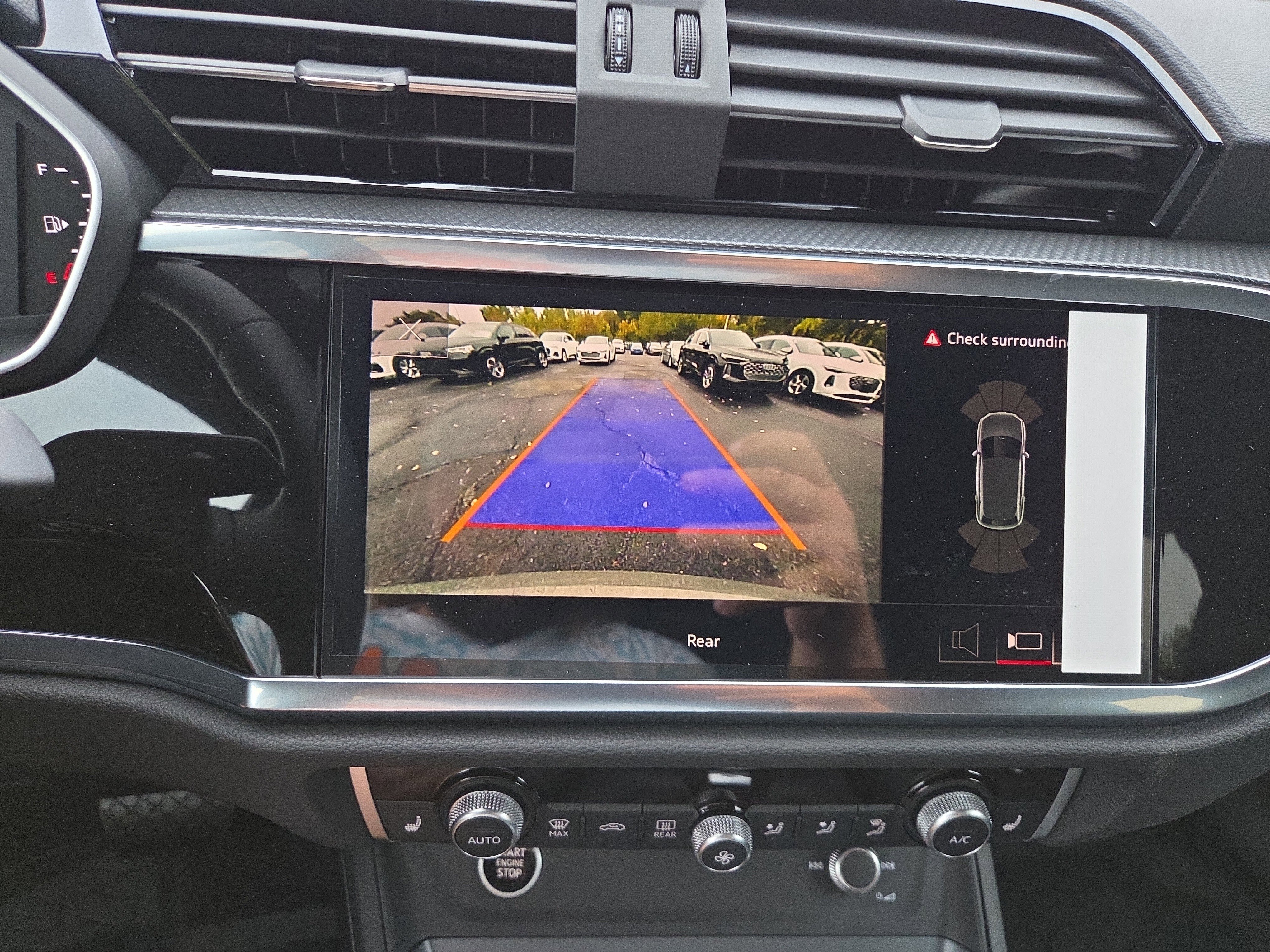 New 2025 Audi Q3 2.0T Premium image 10