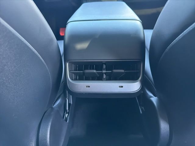 Used 2021 Tesla Model Y Long Range image 17