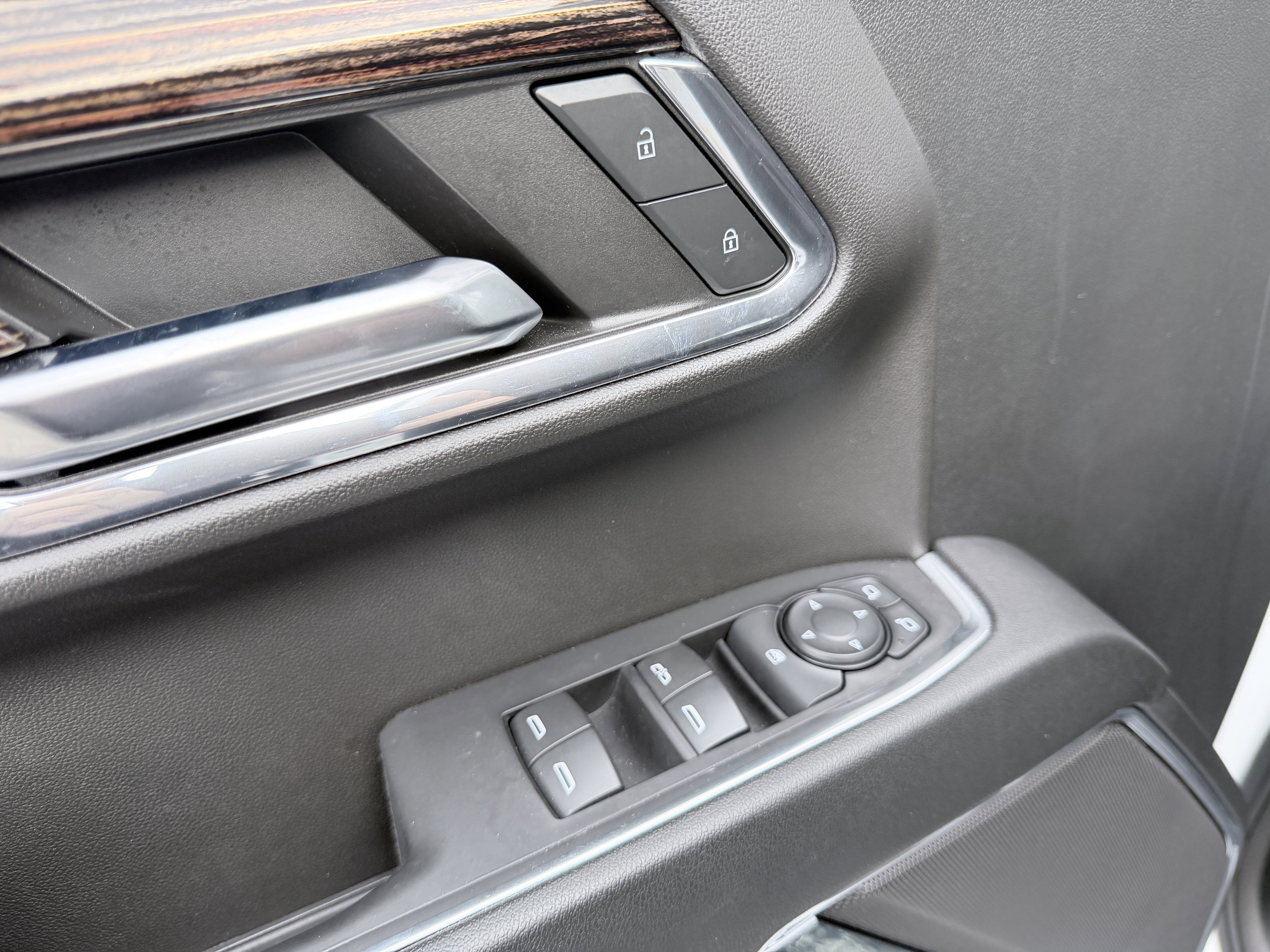 Used 2024 GMC Sierra 1500 Elevation image 15