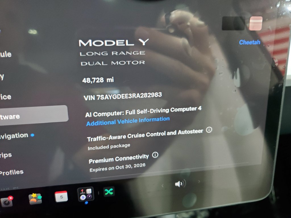 Used 2024 Tesla Model Y Long Range AWD/4WD image 50