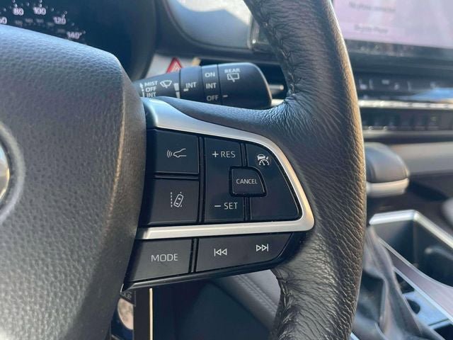 Used 2023 Toyota Sienna XLE FWD image 23