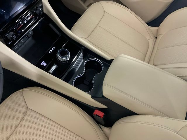 Used 2024 Jeep Grand Cherokee Limited w/ Luxury Tech Group II AWD/4WD image 22