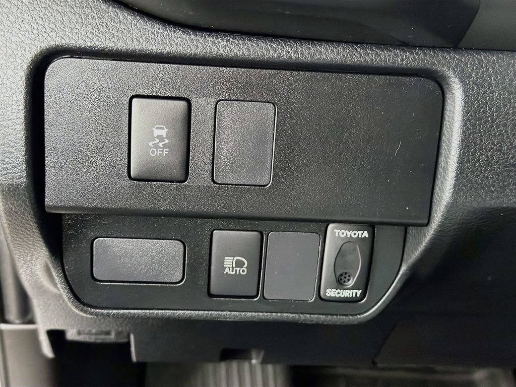 Used 2021 Toyota Tacoma SR RWD image 11