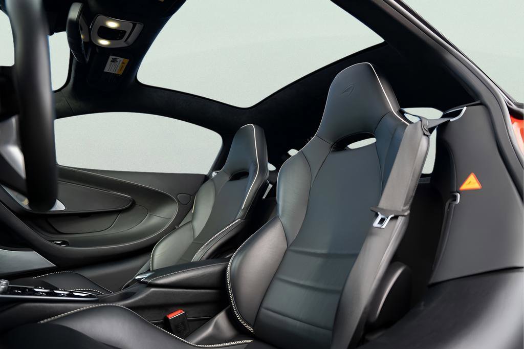 Used 2023 McLaren GT RWD image 39