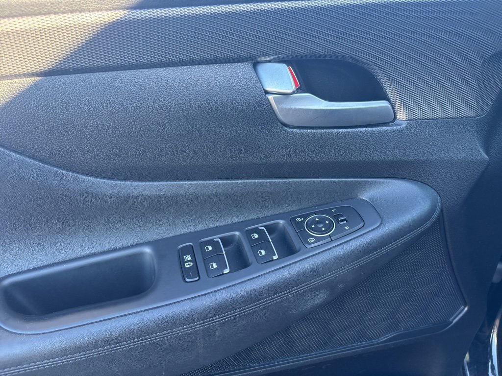 Used 2019 Hyundai Santa Fe SE image 19