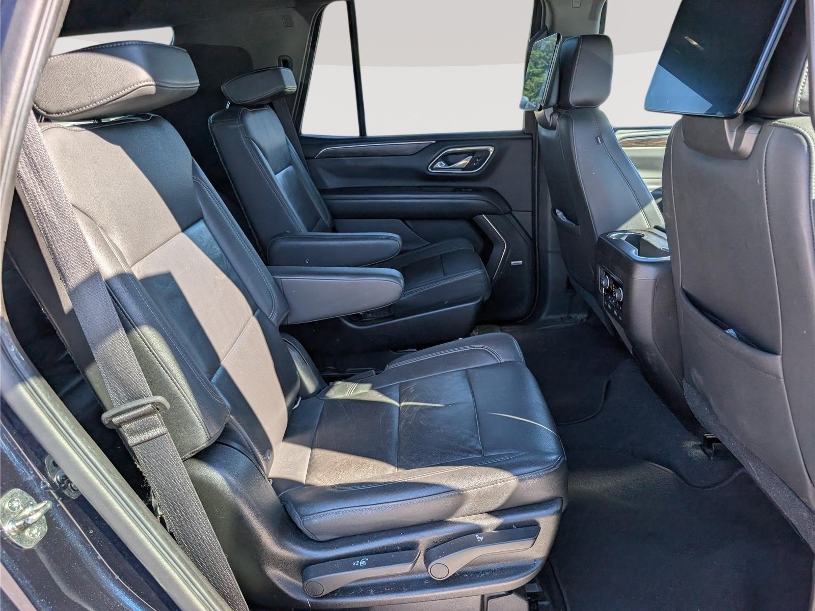 Used 2021 Chevrolet Tahoe LT w/ LT Signature Package AWD/4WD image 13