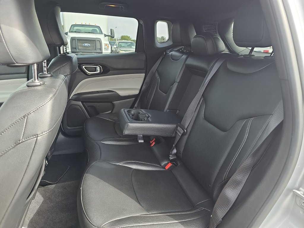 Used 2025 Jeep Compass Limited AWD/4WD image 14