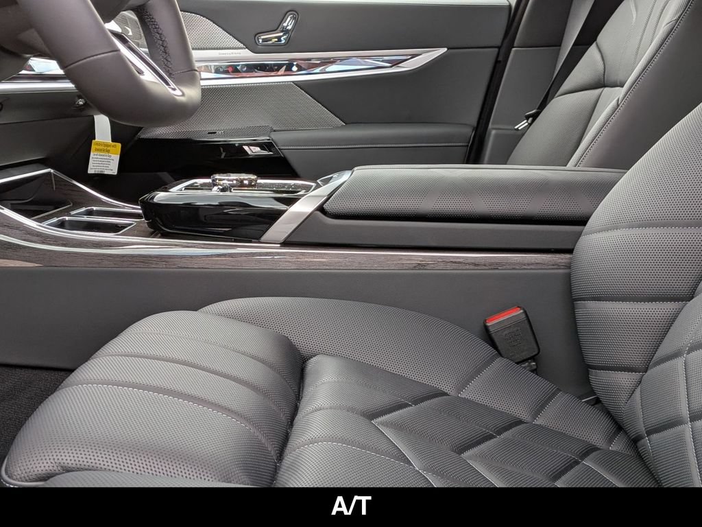New 2026 BMW 760i xDrive w/ Executive Package AWD/4WD image 14