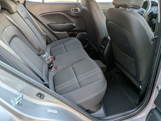 Used 2025 Hyundai Venue SEL image 33