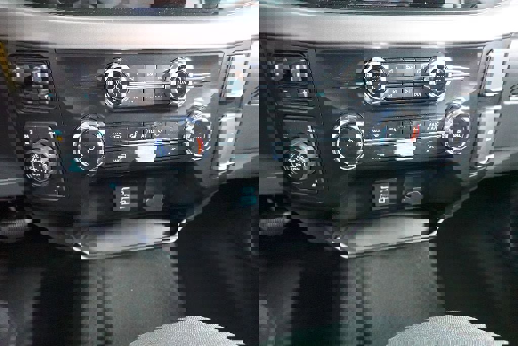 Used 2024 Ford F150 XLT w/ Tow/Haul Package image 26