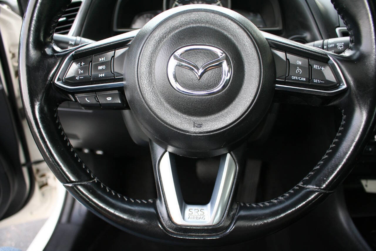 Used 2018 MAZDA MAZDA3 Touring image 11