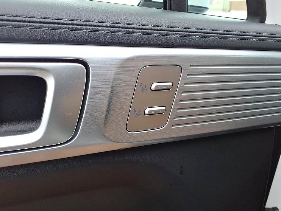 Used 2024 Hyundai Santa Fe Limited image 12