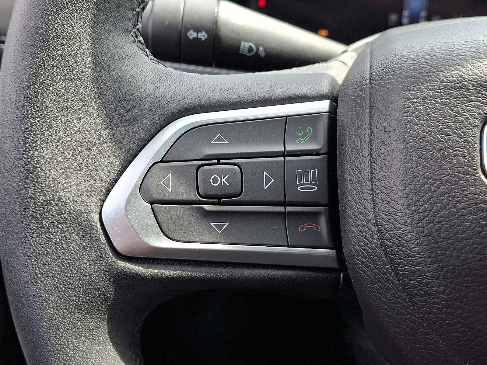 Certified 2024 Jeep Compass Limited w/ High Altitude Package image 23