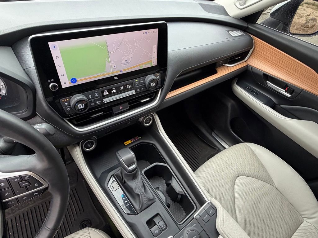 Used 2024 Toyota Grand Highlander Limited image 19