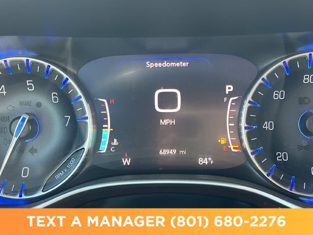 Used 2019 Chrysler Pacifica Touring-L FWD image 16