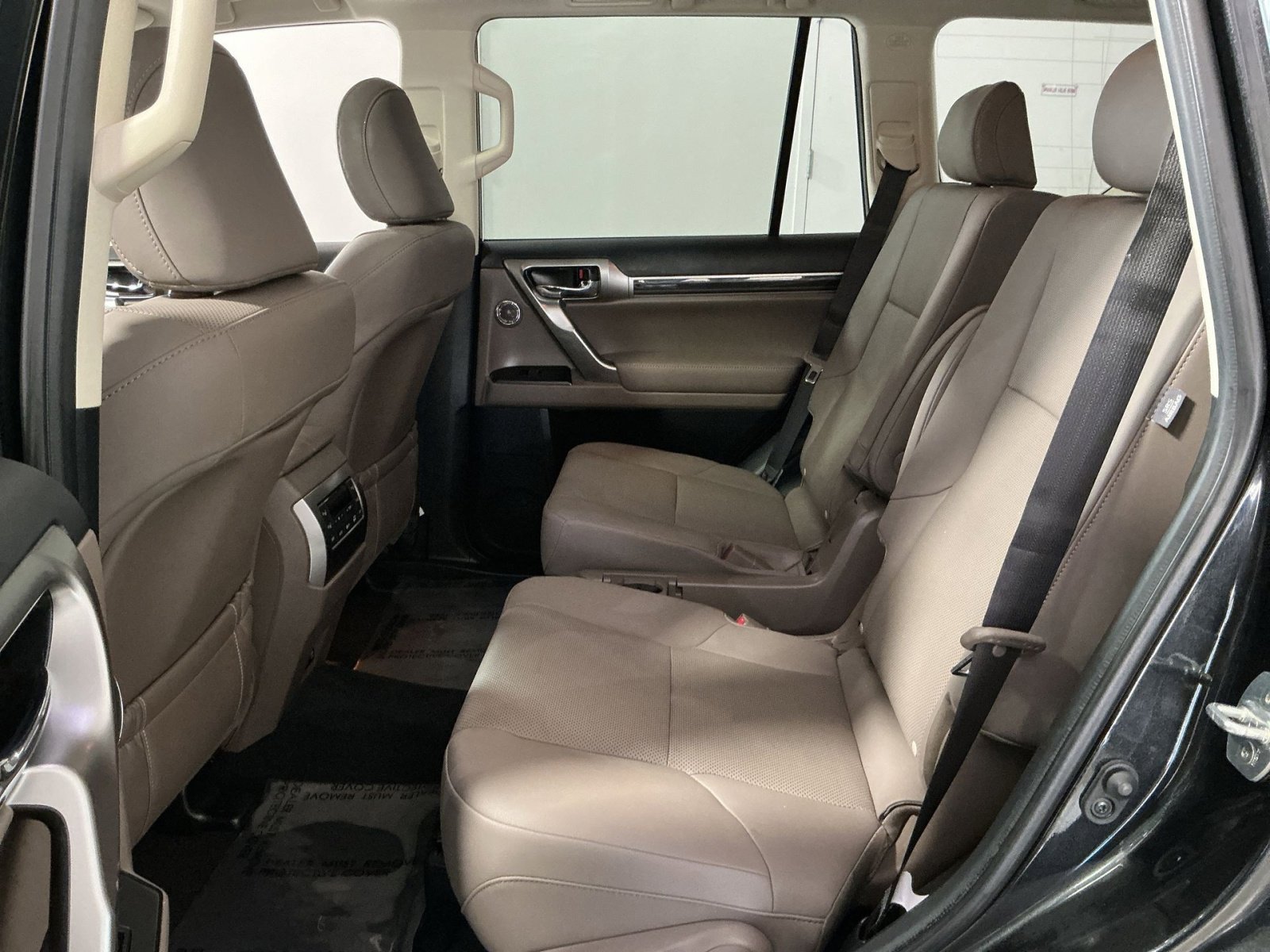 Used 2023 Lexus GX 460 Premium image 32