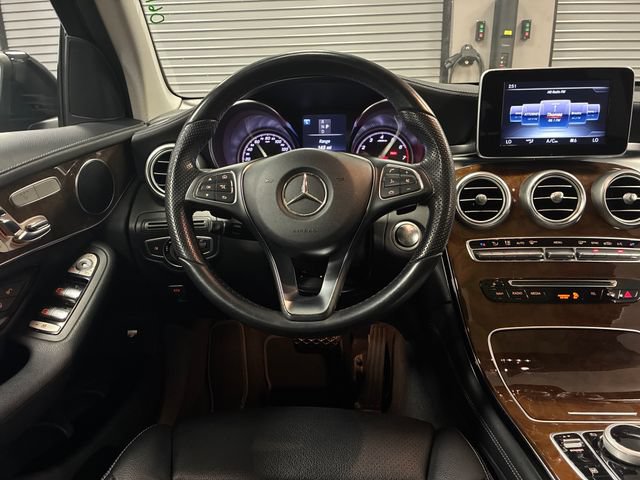 Used 2017 Mercedes-Benz GLC 300 4MATIC image 13