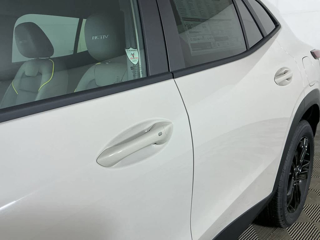 New 2026 Chevrolet Trax ACTIV w/ Driver Confidence Package FWD image 4
