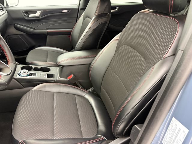 Used 2025 Ford Escape ST-Line w/ Tech Pack #1 FWD image 27
