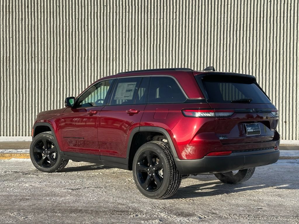 New 2026 Jeep Grand Cherokee Limited w/ Limited Altitude Package AWD/4WD image 3