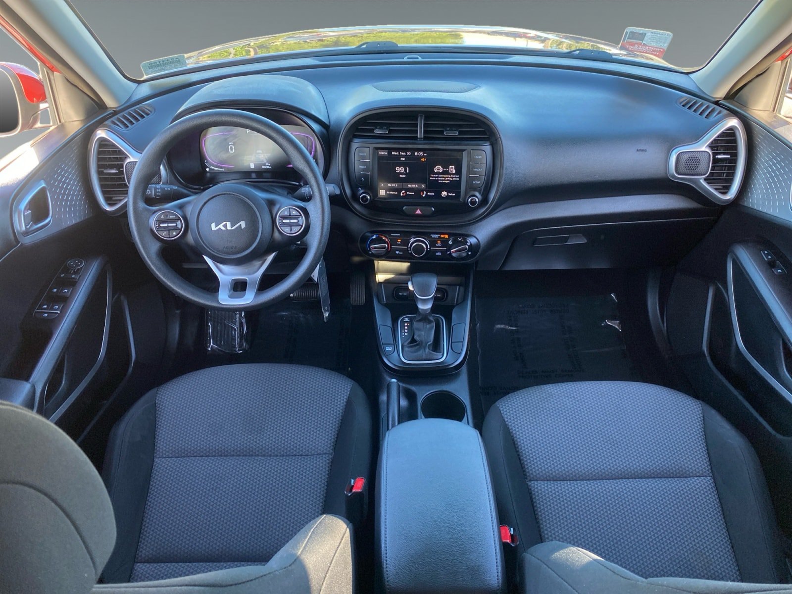Used 2025 Kia Soul LX FWD image 10