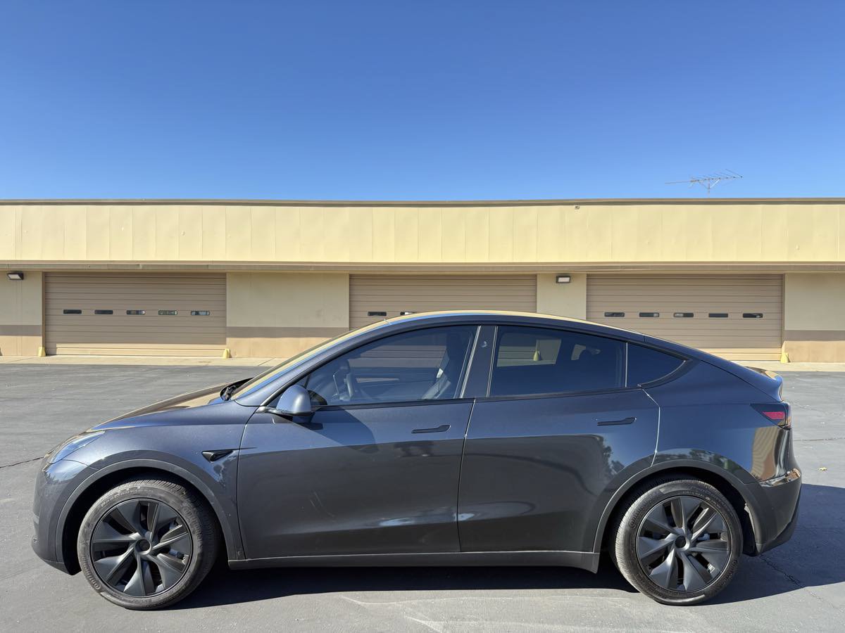 Used 2024 Tesla Model Y Long Range RWD image 4