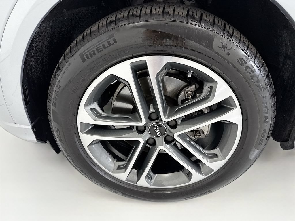 Used 2025 Audi Q5 Prestige AWD/4WD image 29