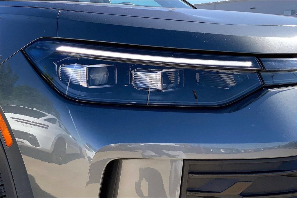 Used 2025 Volkswagen Tiguan SE AWD/4WD image 27