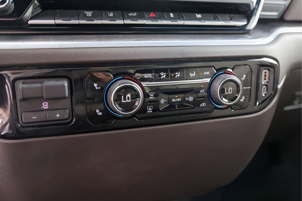 Used 2025 Chevrolet Silverado 3500 LTZ AWD/4WD image 22