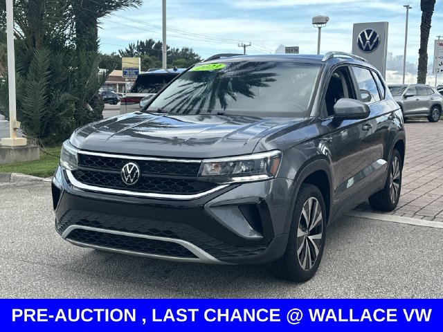 Certified 2023 Volkswagen Taos SE w/ Panoramic Sunroof Package FWD image 2