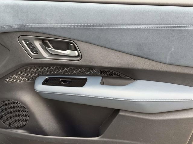 Used 2023 Nissan Ariya image 8