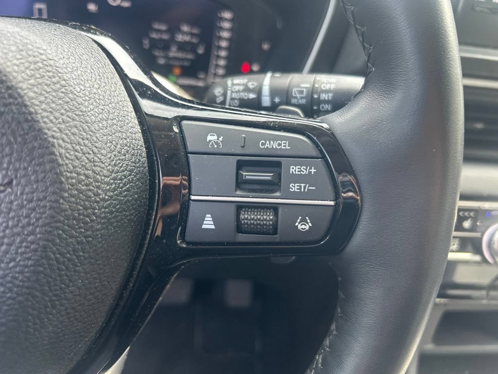 Used 2025 Honda Pilot Elite image 20