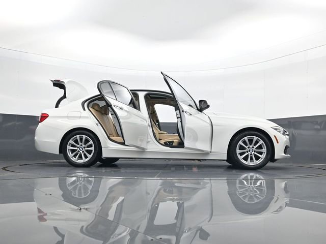 Used 2018 BMW 320i Sedan RWD image 33