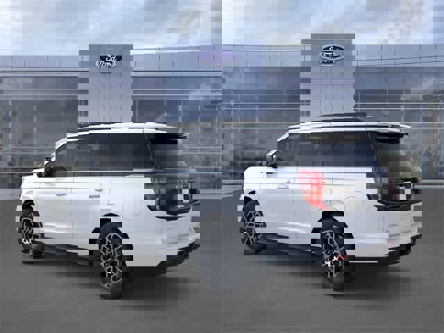 New 2025 Ford Expedition Active image 4