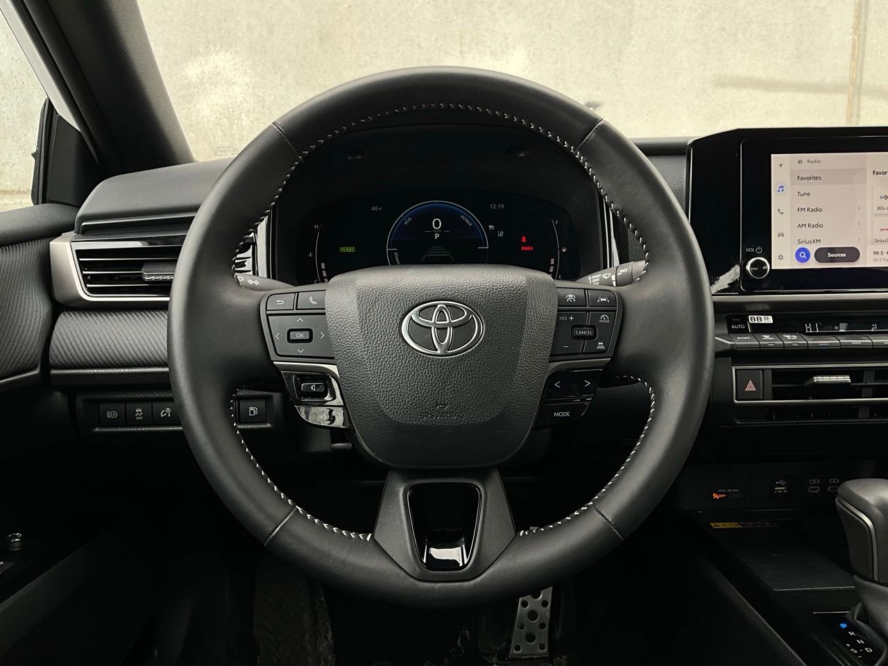 Used 2025 Toyota Camry SE image 31