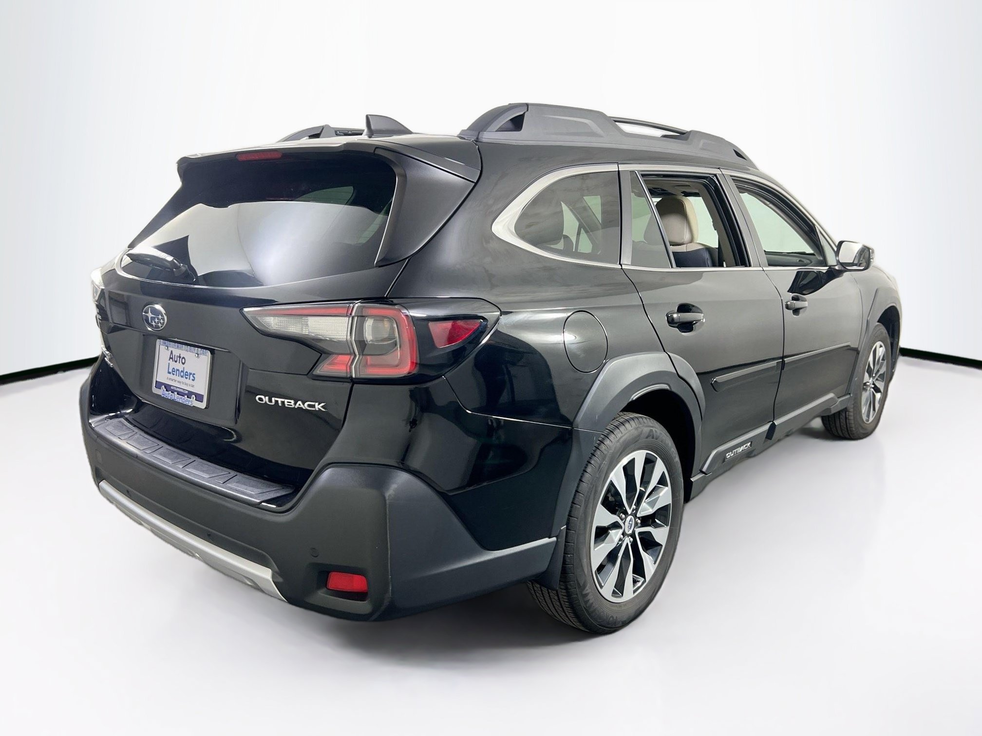 Used 2023 Subaru Outback Limited AWD/4WD image 5