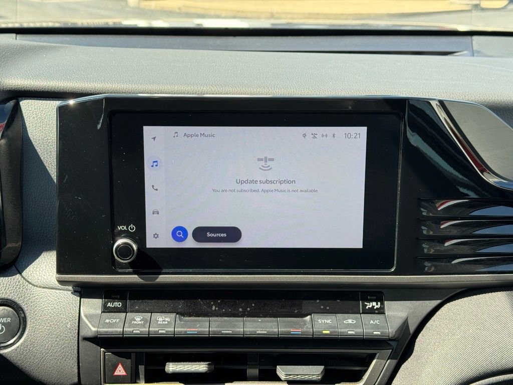 Used 2025 Toyota Camry LE FWD image 38