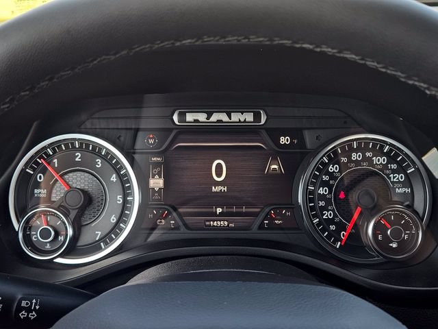 Used 2025 RAM 1500 Laramie AWD/4WD image 15