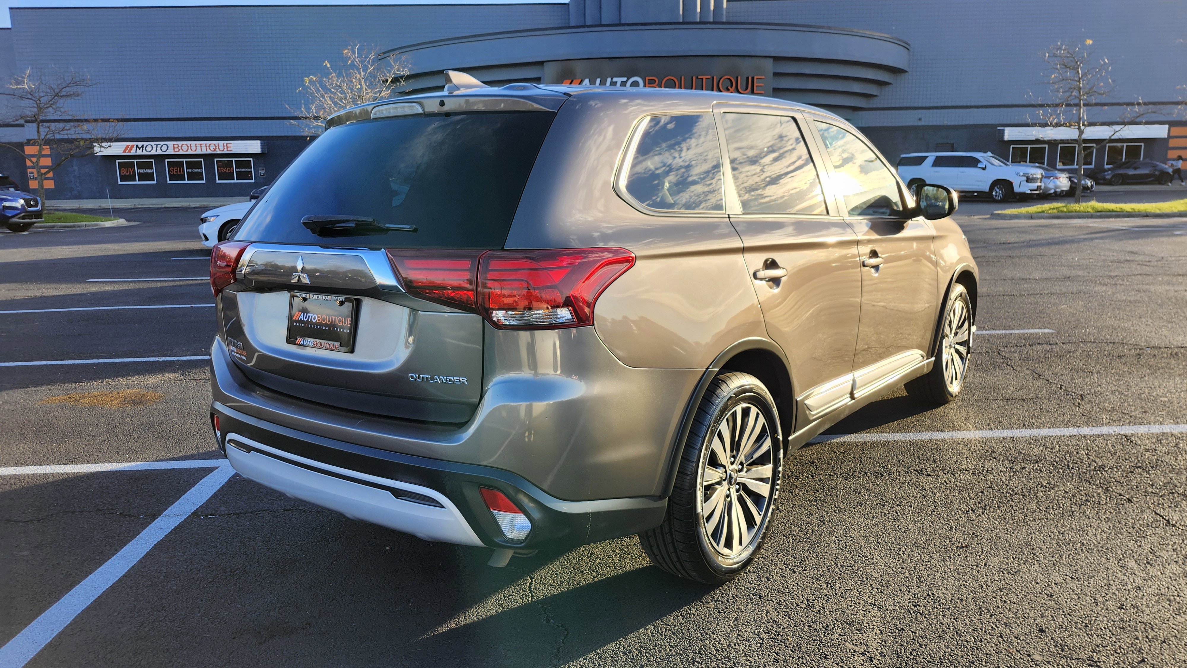 Used 2019 Mitsubishi Outlander ES image 11