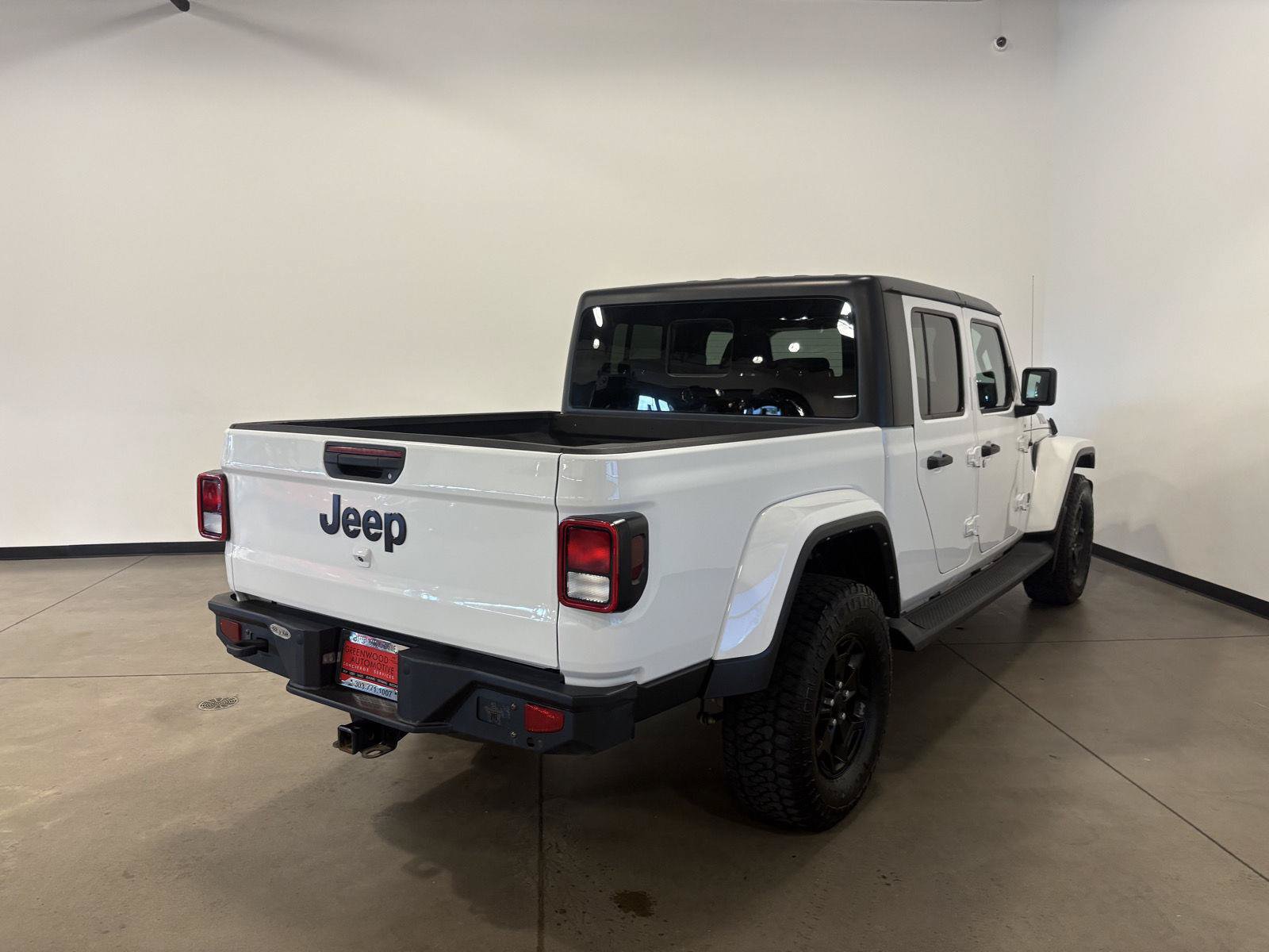 Used 2021 Jeep Gladiator Sport AWD/4WD image 3