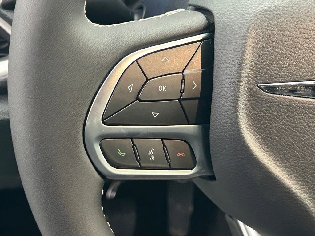 New 2026 Chrysler Pacifica Select image 36