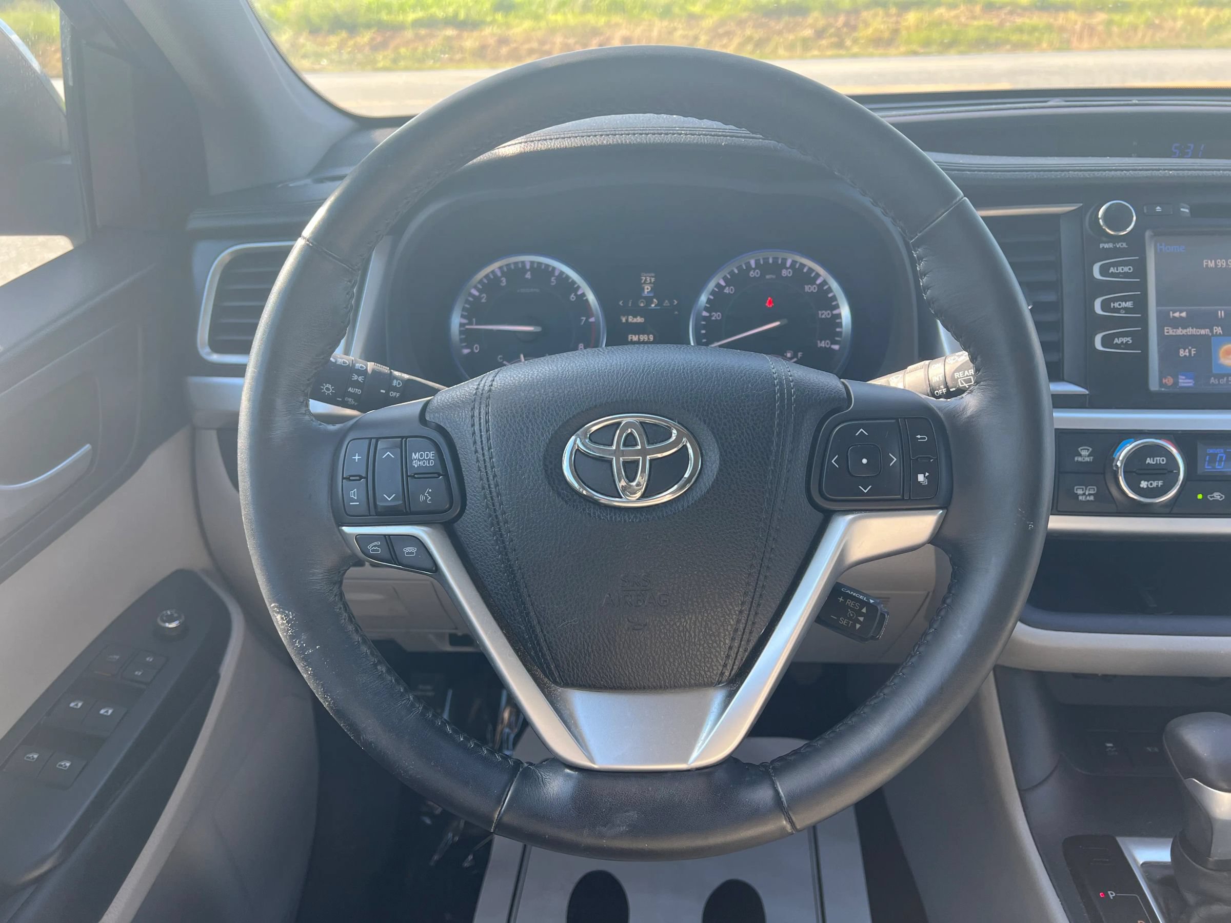 Used 2015 Toyota Highlander XLE AWD/4WD image 14