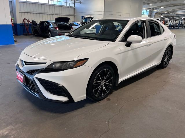 Used 2022 Toyota Camry SE FWD image 7