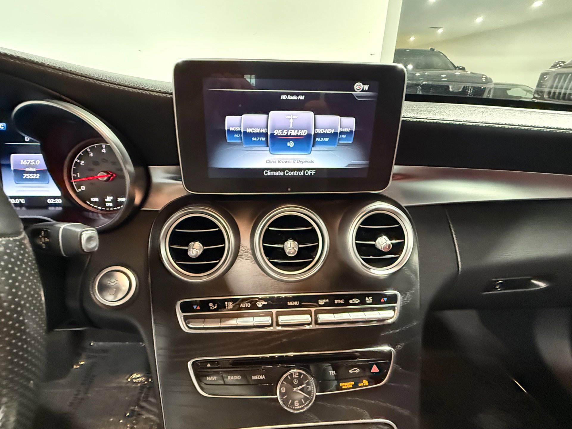 Used 2015 Mercedes-Benz C 400 4MATIC image 35