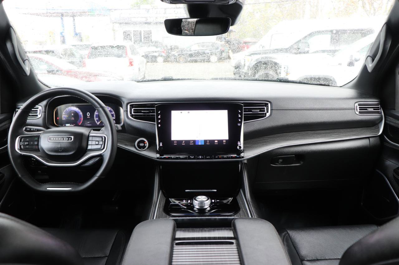 Used 2024 Jeep Wagoneer Series II w/ Flexible Seating Group AWD/4WD image 18